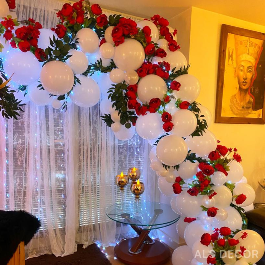 Christmas Balloon Garland