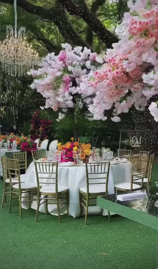 Ethereal Blooms: Exquisite Wedding Flower Arrangement