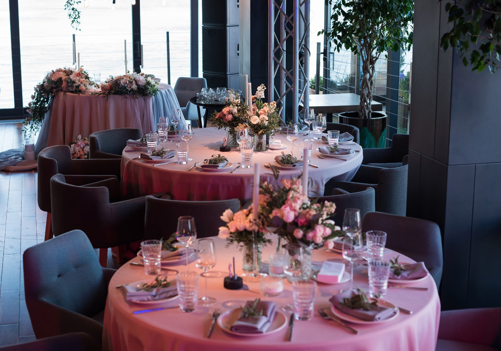 Elegant Bliss Wedding Table Decoration Package